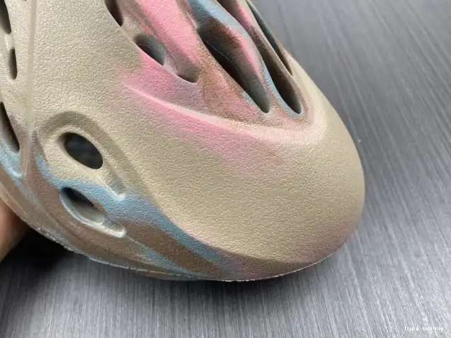 hype GY3969 Yeezy Adidas Runner Foam 0519